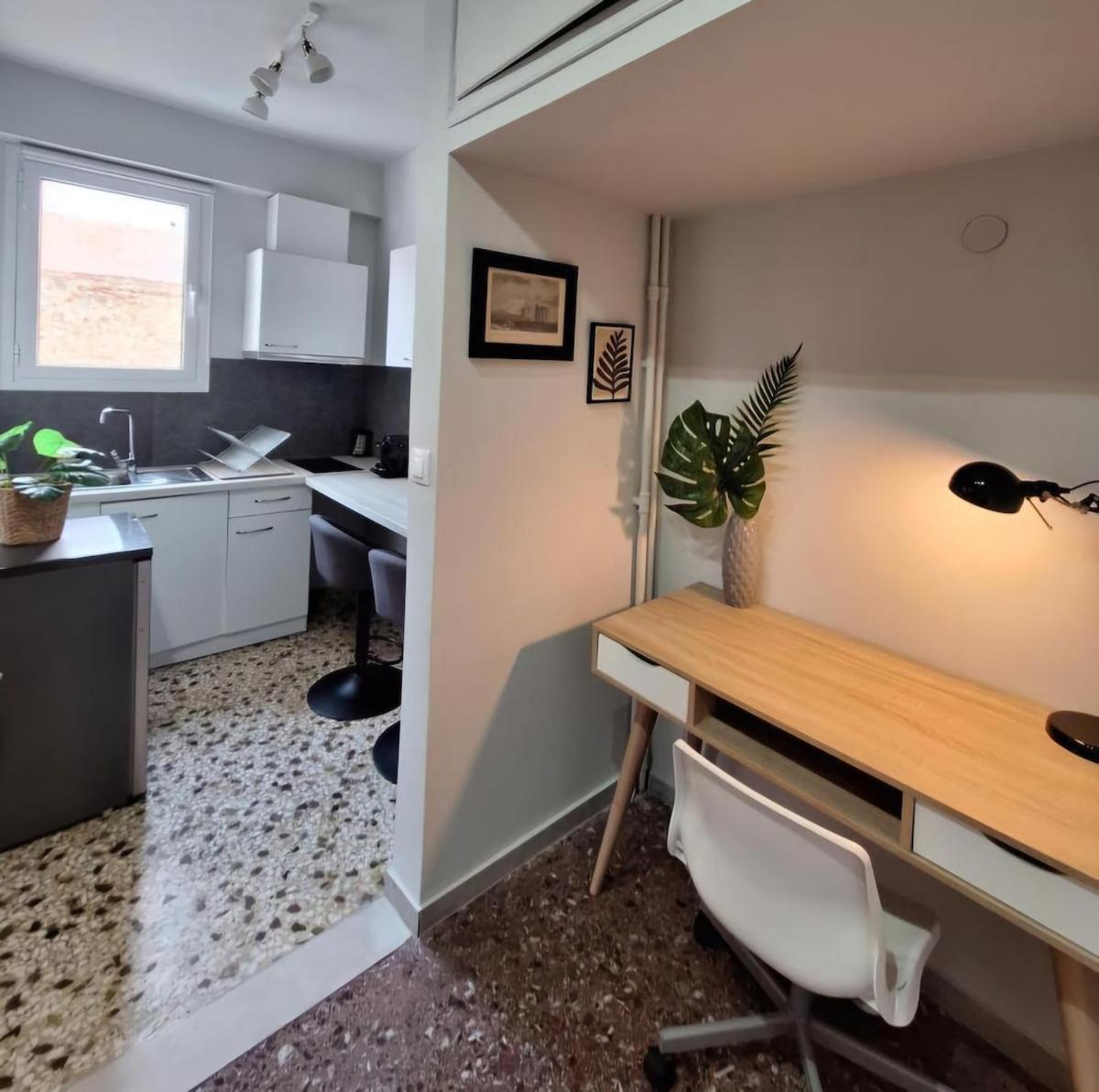 Stylish And Central Apt Near Acropolis - Avdi Square Афины Экстерьер фото